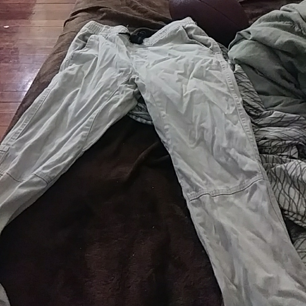 Kaki Joggers